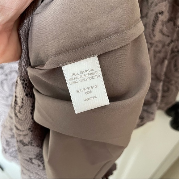 Garnet Hill Taupe Lace‎ Bell Sleeve Dress 8 - Picture 3 of 5